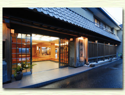 湯川屋 全景・玄関